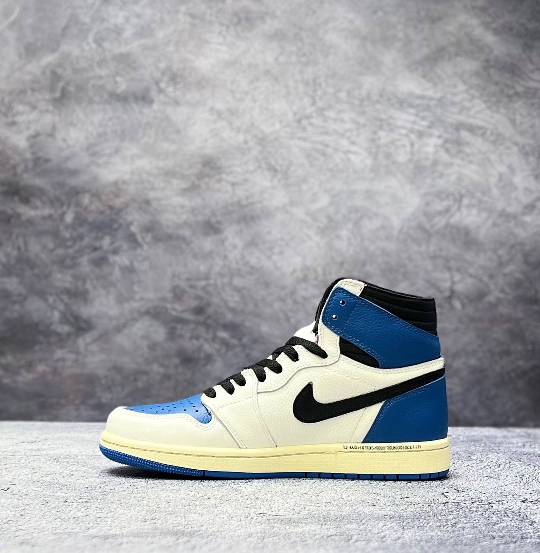 nike air jordan 1 retro high og,nike air jordan 1 retro high,air jordan 1 retro high og,nike air jordan 1 high travis scott x fragment,мужские кроссовки air jordan 1 retro high og