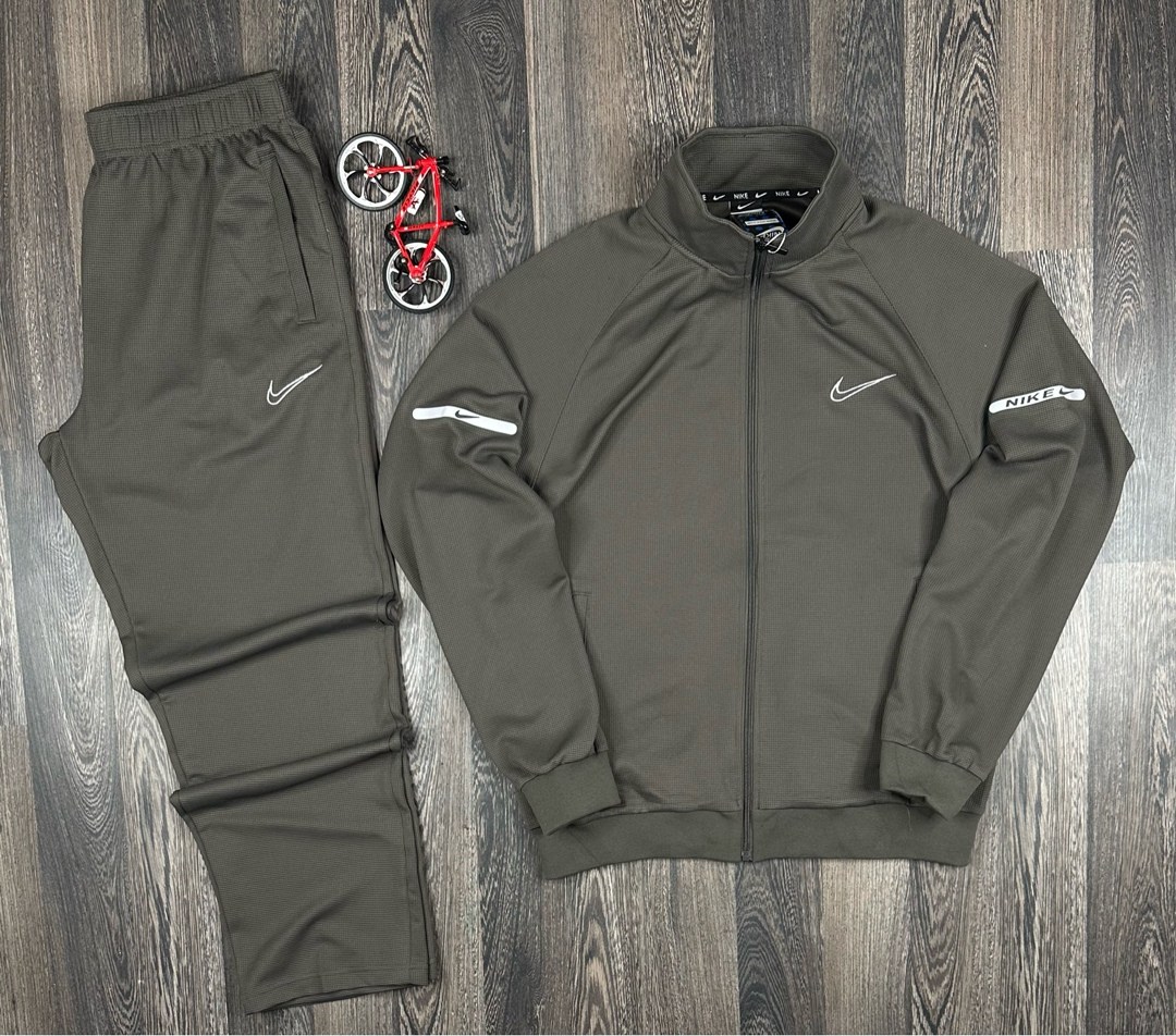 спортивный костюм nike мужской,костюм nike мужской,мужские спортивные костюмы,спортивные костюмы для мужчин,спортивные костюм