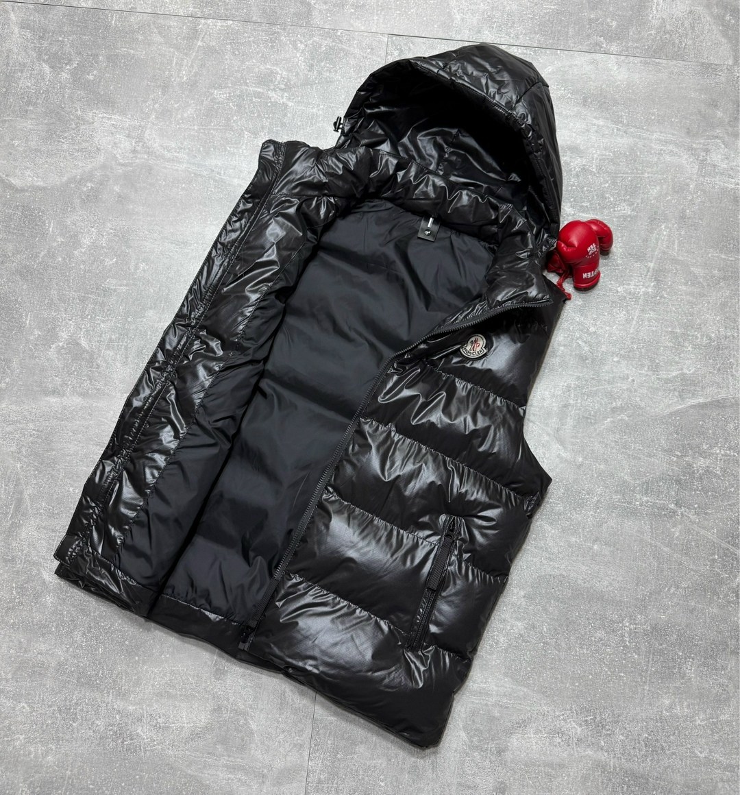жилетка moncler мужская,жилетка moncler,жилет moncler,жилет монклер,жилетка монклер мужская