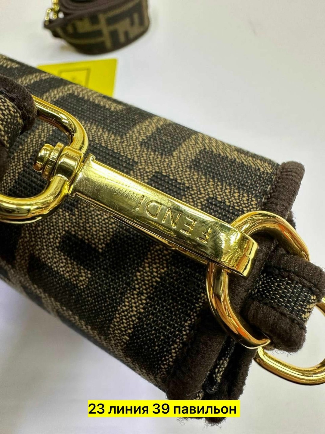 fendi сумка на плечо,женская сумка fendi,cумка fendi,сумки фенди,fendi сумка на плечо багет
