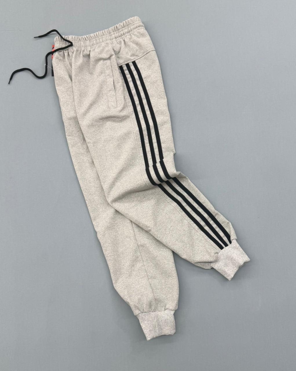 спортивные штаны адидас серые мужские,штаны адидас,спортивные брюки adidas essentials 3s bp8747,спортивные брюки adidas,спортивные штаны мужские адидас