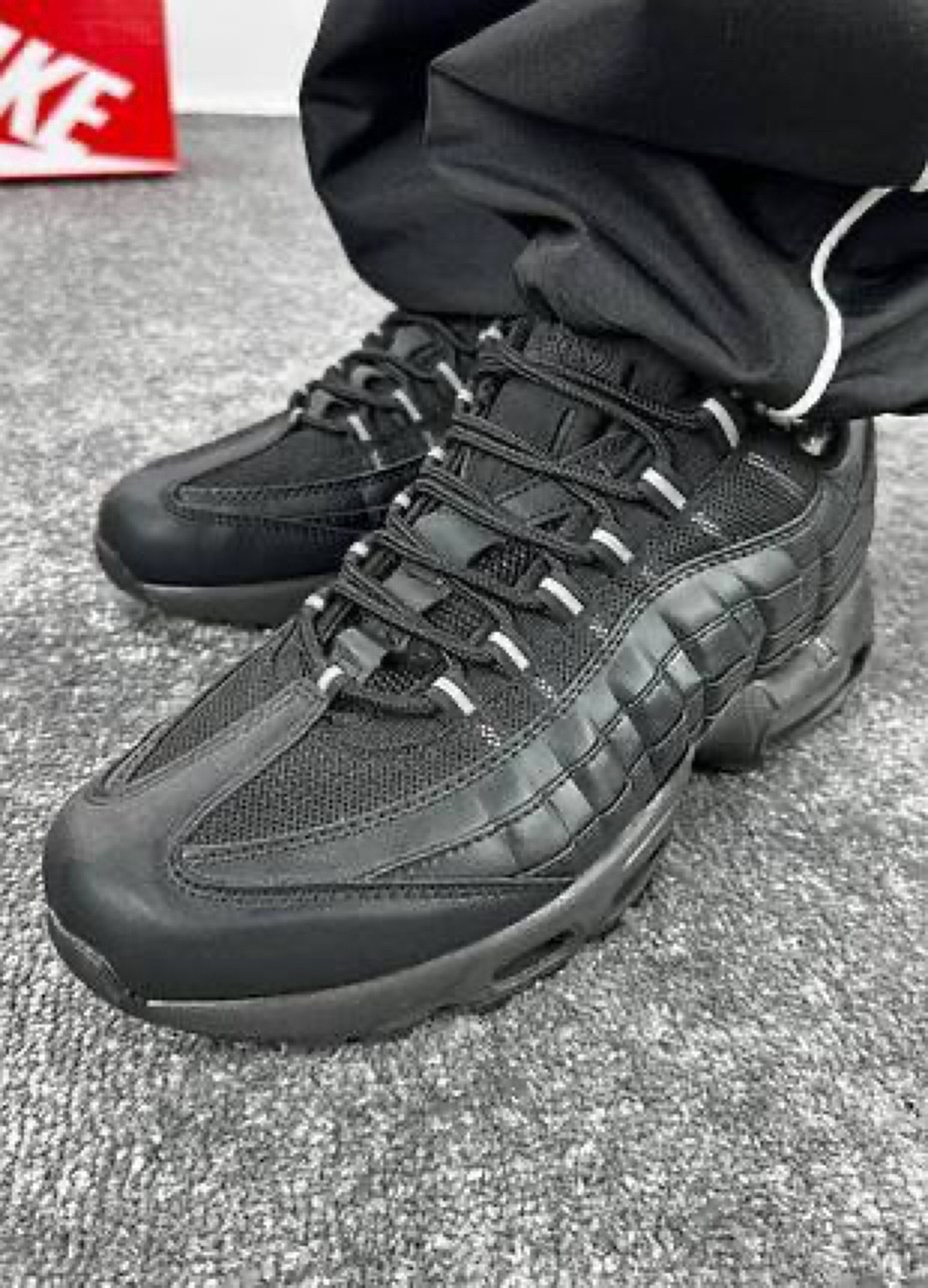nike air max 95 triple black,nike air max 95 essential,nike air max 95,nike air max 95 essential triple black,nike air max 95 black
