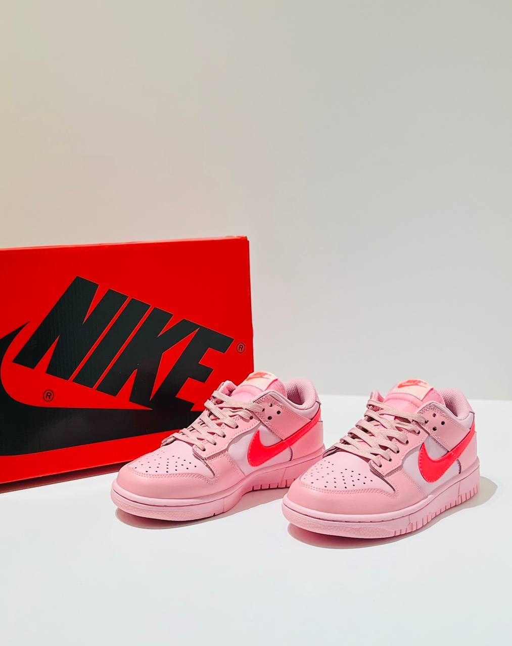 кроссовки найк розовые,nike dunk low triple pink gs,розовые найки,розовые найк данк,кроссовки найк женские розовые