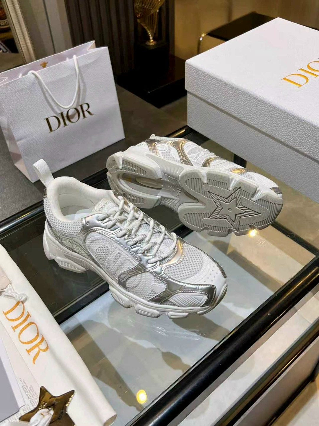 кроссовки dior,кроссовки christian dior,диор кроссовки,женские кроссовки,кроссовки dior женские