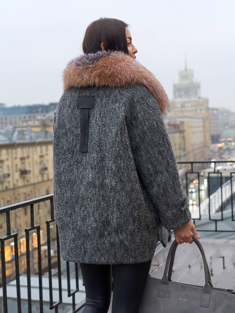 женский пуховик с натуральным мехом max mara premium,пуховики с мехом,пуховик с натуральным мехом,зимняя куртка-пальто оверсайз,max mara женский синий пуховик с мехом