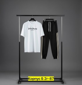 Костюм