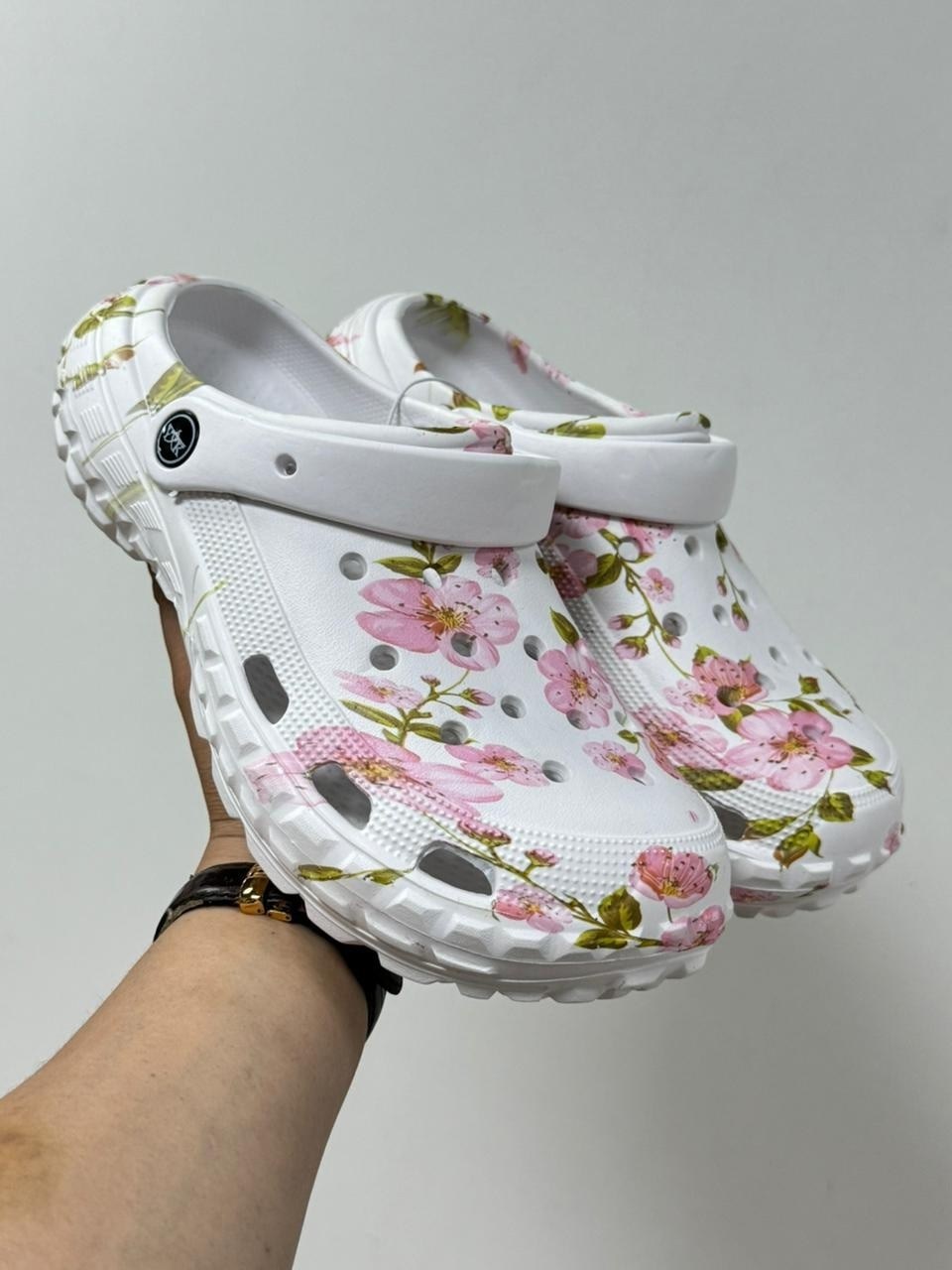 кроксы женские оригинальные официальный сайт,сабо crocs,crocs classic,crocs floral,crocs classic clog