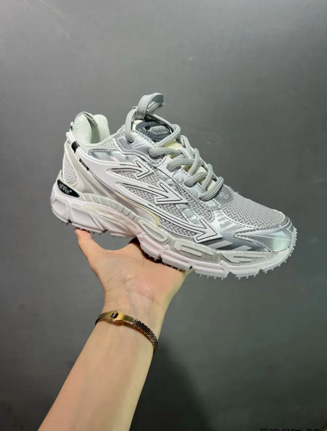 кроссовки off white be right back,кроссовки женские balenciaga,мужские кроссовки,женские кроссовки balenciaga runner серебристые,кроссовки в стиле balenciaga