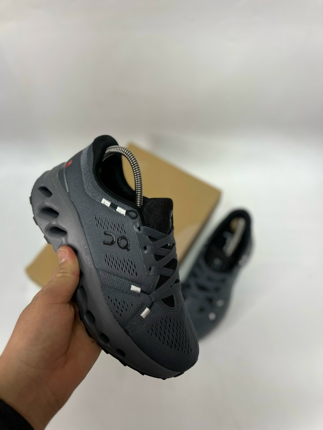 кроссовки on cloudsurfer trail waterproof, цвет black/eclipse,кроссовки,мужские кроссовки,кроссовки cпортивные,кроссовки повседневные
