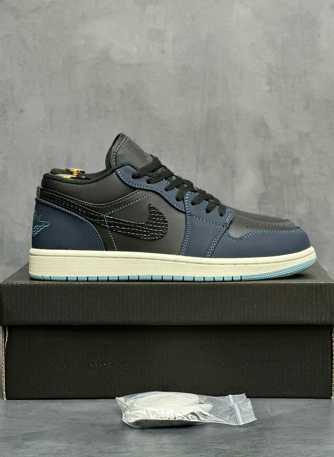 кроссовки nike air jordan 1 low,кроссовки мужские nike air jordan 1,nike air jordan 1 low travis scott,nike air jordan 1 low travis scott reverse mocha,кроссовки jordan