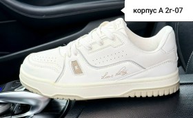 Кроссовки