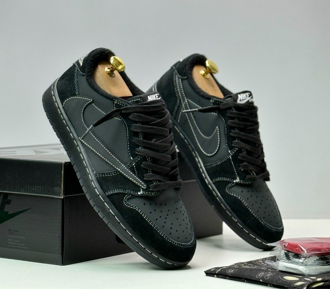 nike air jordan 1 low travis scott black phantom,nike air jordan 1 low travis scott,кроссовки nike air jordan 1 low travis scott,кроссовки nike air jordan 1 low x travis scott чёрные,кроссовки travis