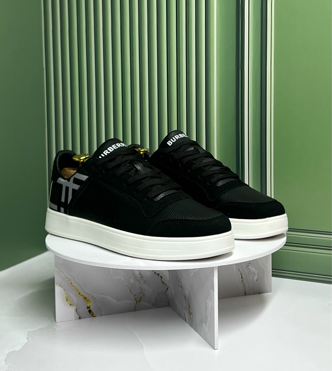 ,кроссовки fendi,кроссовки burberry,кроссовка мужской,кеды фенди