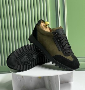 Кроссовки