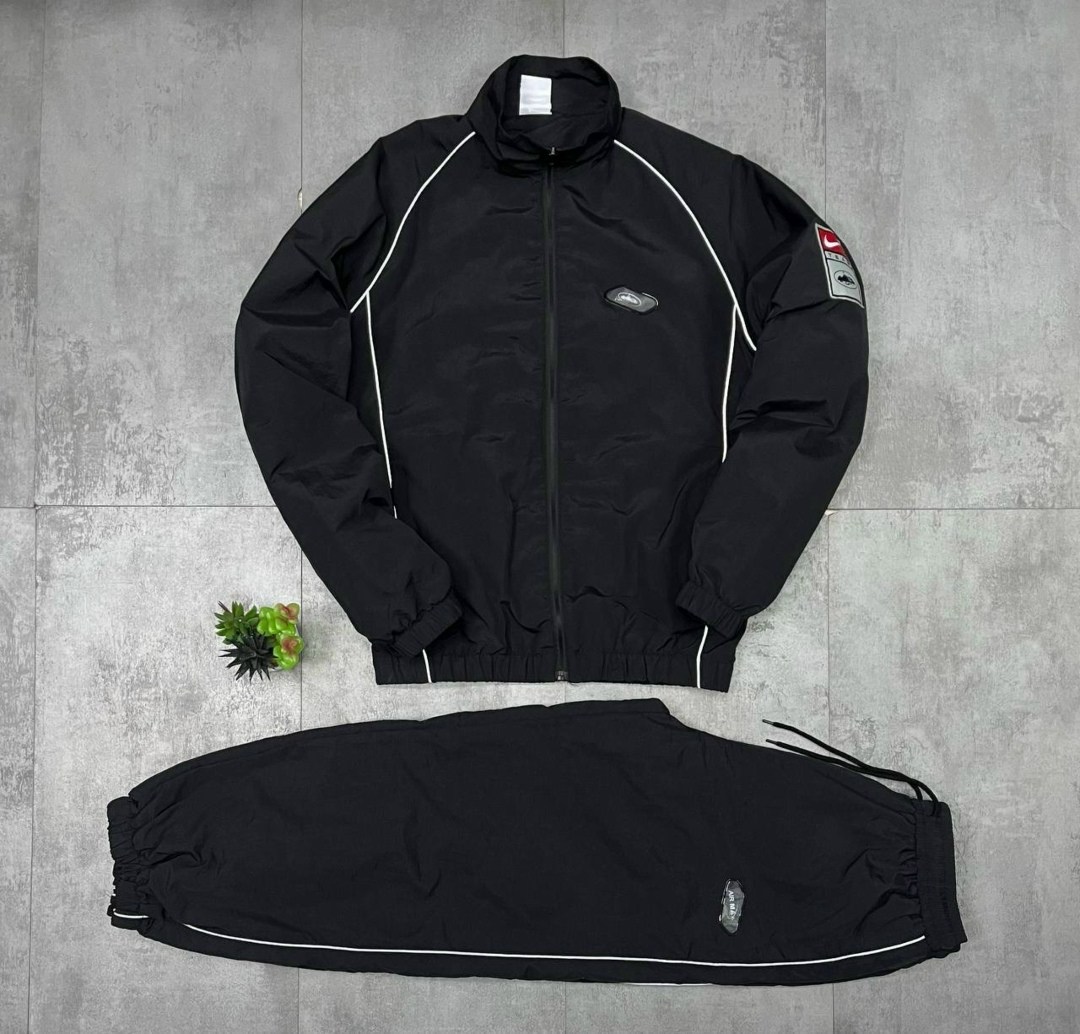 nike ветровка,куртка nike,куртка с капюшоном,куртка,куртка ветровка
