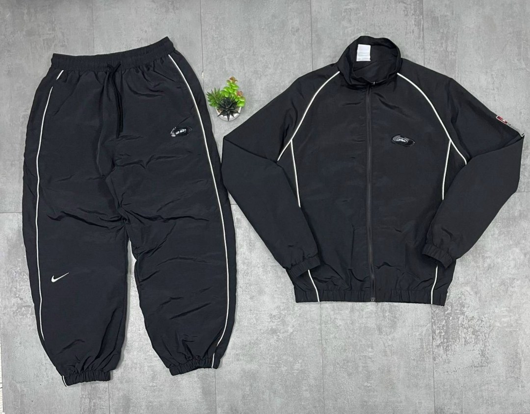nike ветровка,куртка nike,куртка с капюшоном,куртка,куртка ветровка
