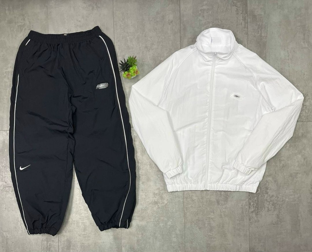 nike ветровка,куртка nike,куртка с капюшоном,куртка,куртка ветровка