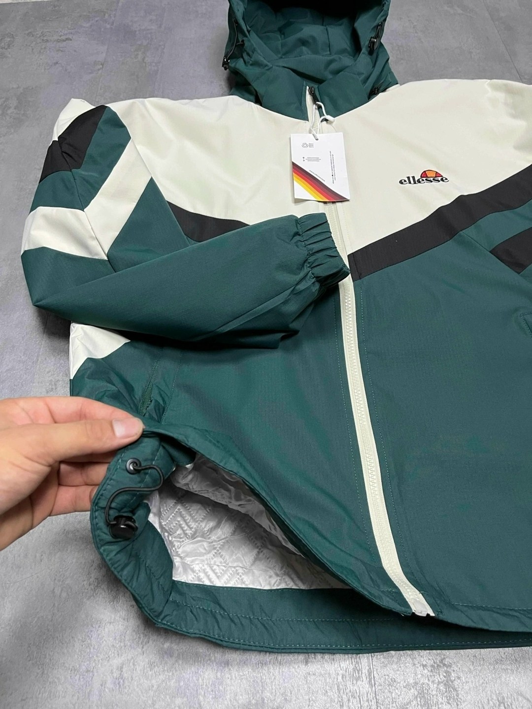 ветровка ellesse,ellesse куртка,ветровка ellesse мужская mattar,куртка бомбер,спортивная куртка