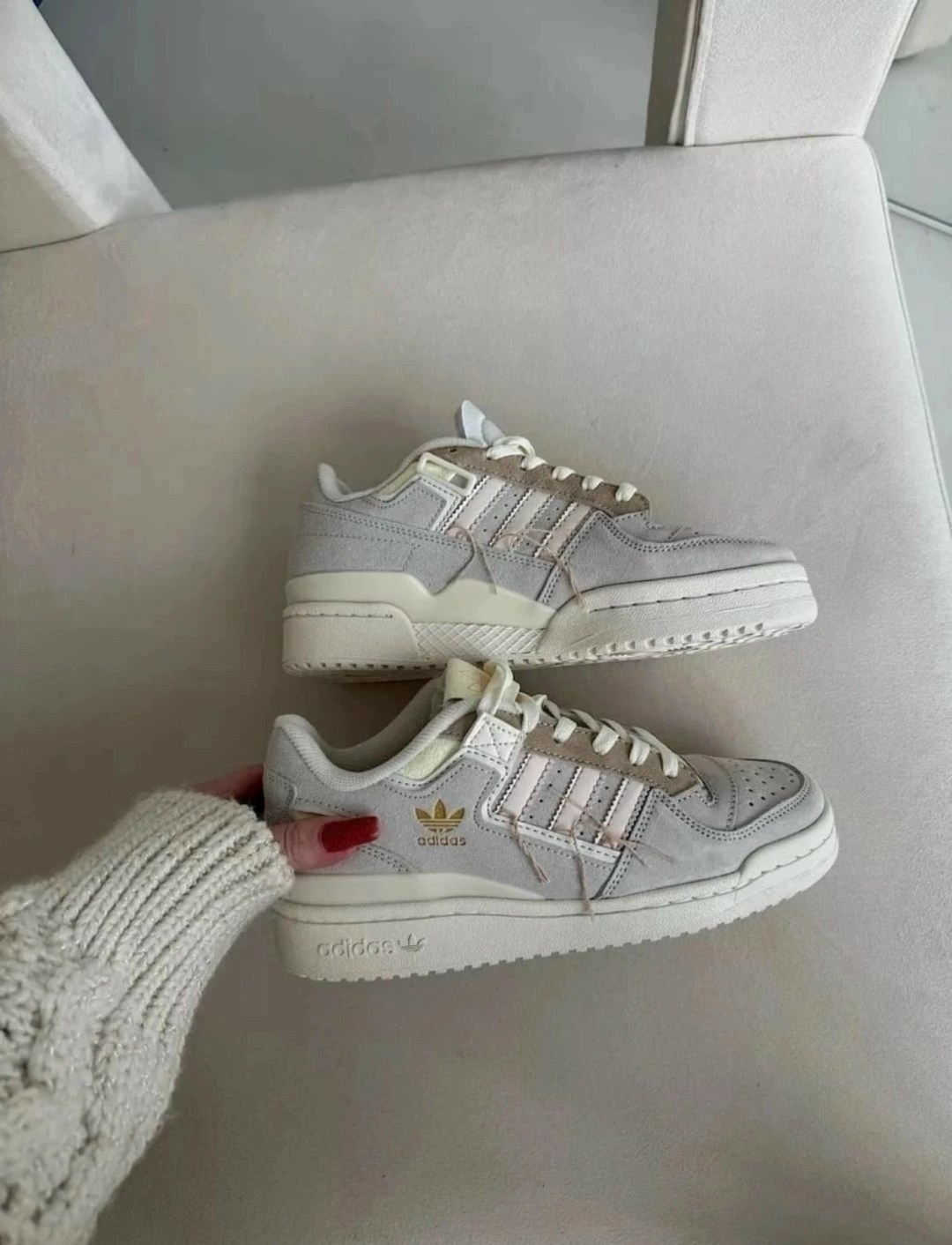женские кроссовки adidas,adidas forum low 84 бежевый лайт,,кроссовки adidas,кроссовки замша
