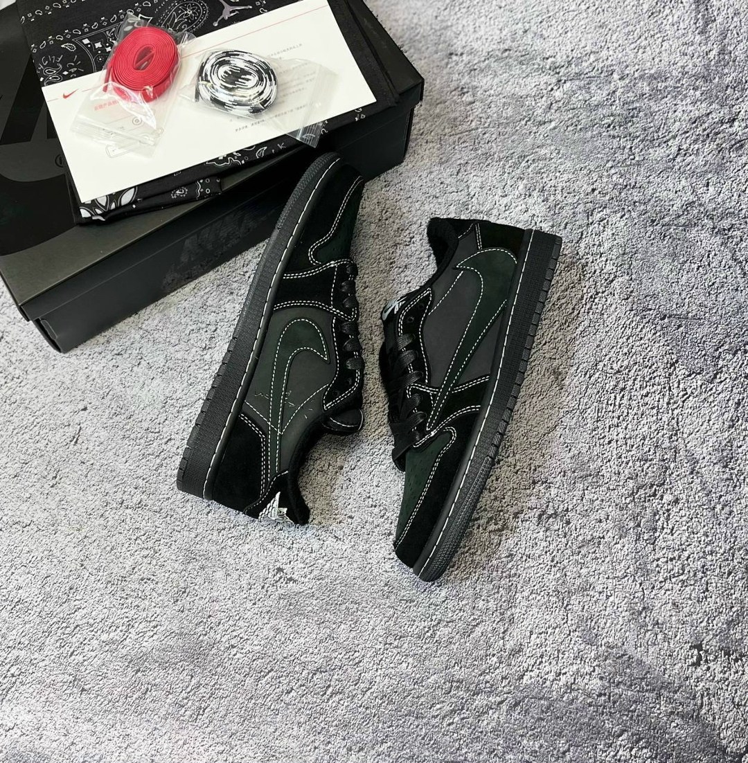 nike air jordan 1 low travis scott black phantom,nike air jordan 1 low travis scott,кроссовки travis scott x air jordan 1 low,кроссовки nike air jordan 1 low x travis scott чёрные,nike air jordan 1 lo