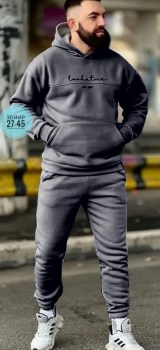 Костюм