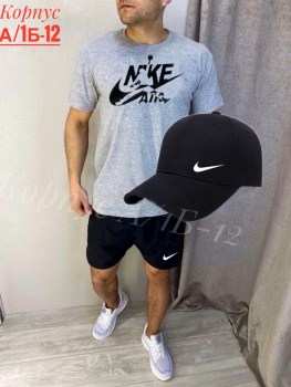 Костюм
