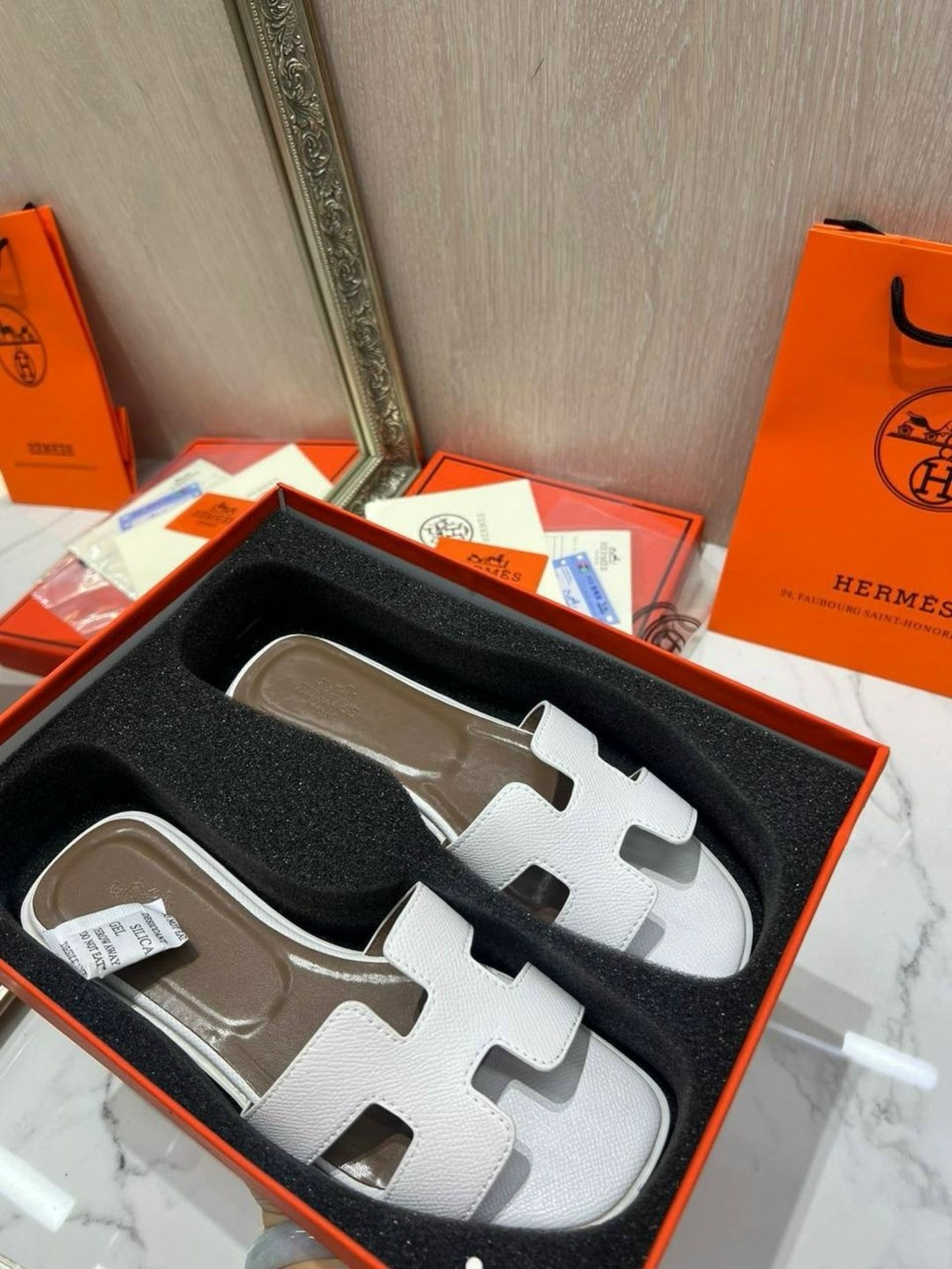 шлепанцы hermes,шлепки hermes женские,hermes тапочки,женские шлепанцы,тапки женские hermes