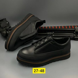 Кроссовки