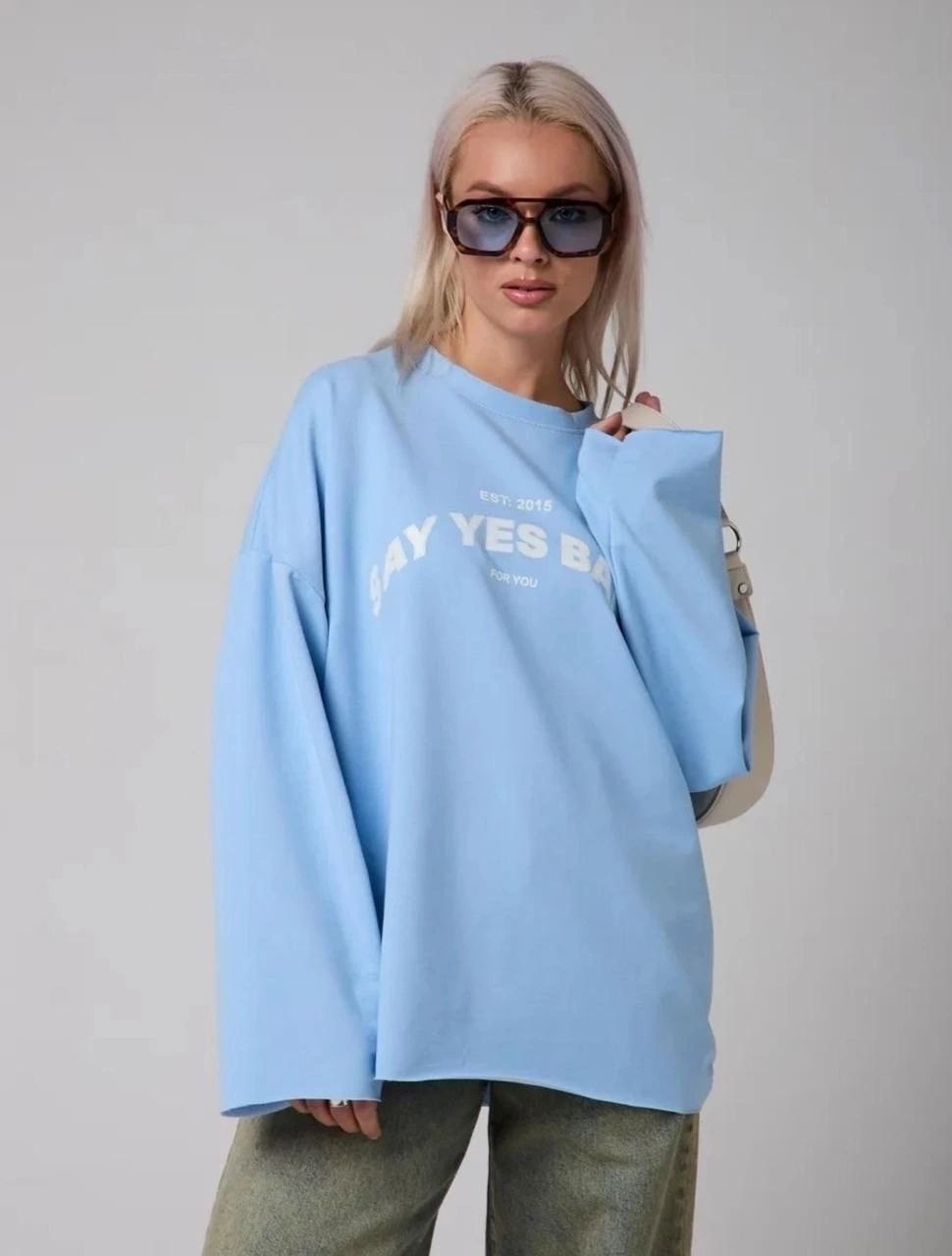 свитшот свободного кроя,свитшот оверсайз женский,трикотажный свитшот,свитшот из трикотажа,голубой свитшот