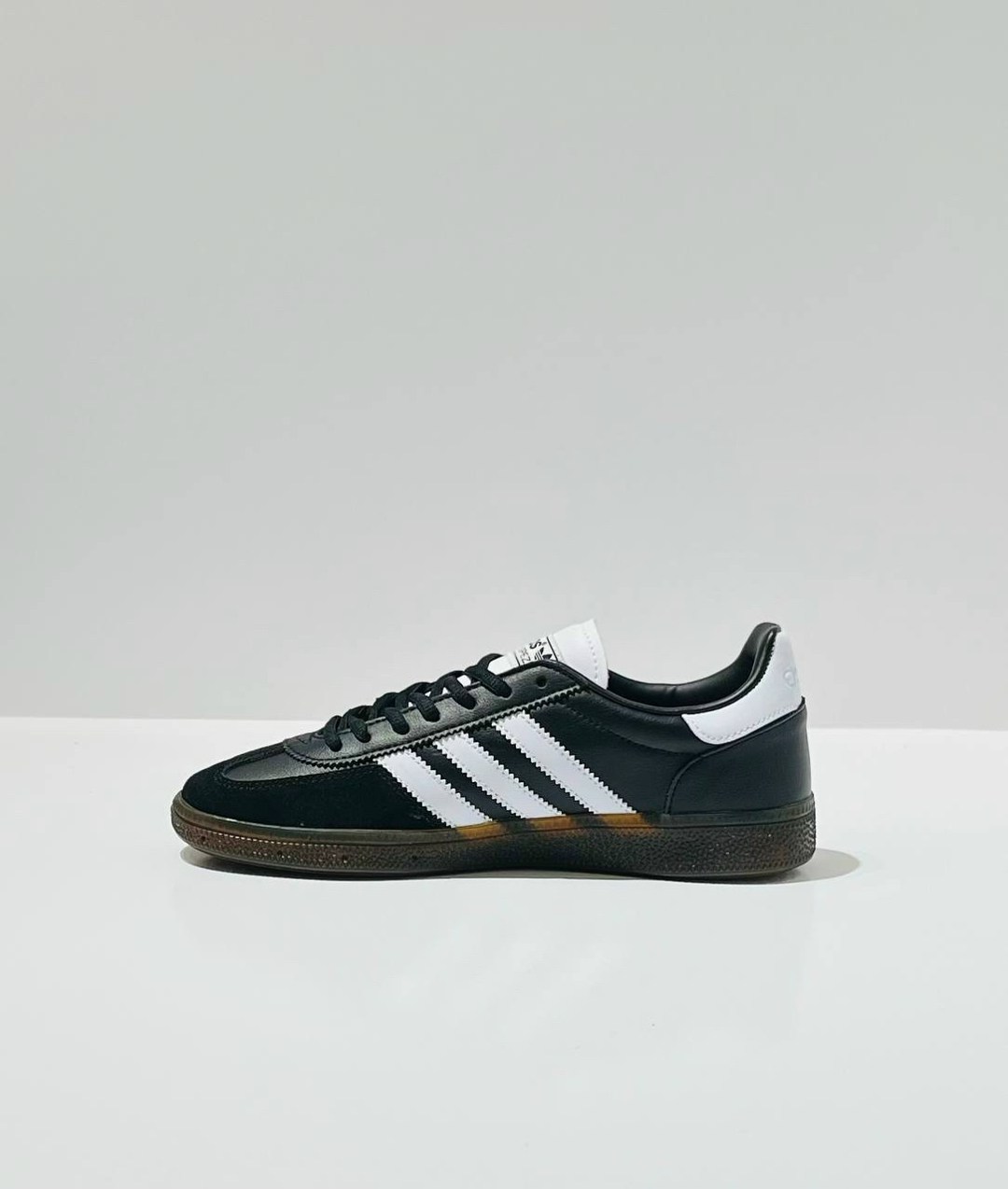 кроссовки adidas,кроссовки adidas handball spezial,мужские кроссовки adidas samba,кроссовки adidas spezial,кроссовки adidas samba