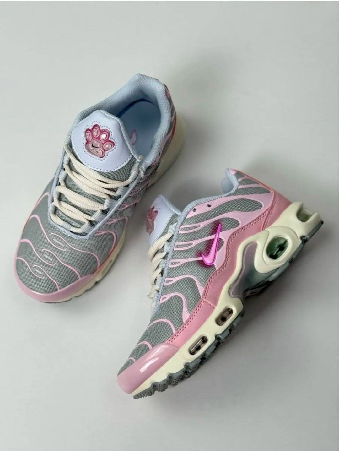 кроссовки nike air max plus,nike air max plus tn,nike air max plus,nike tn plus pink,nike air max tn plus pink