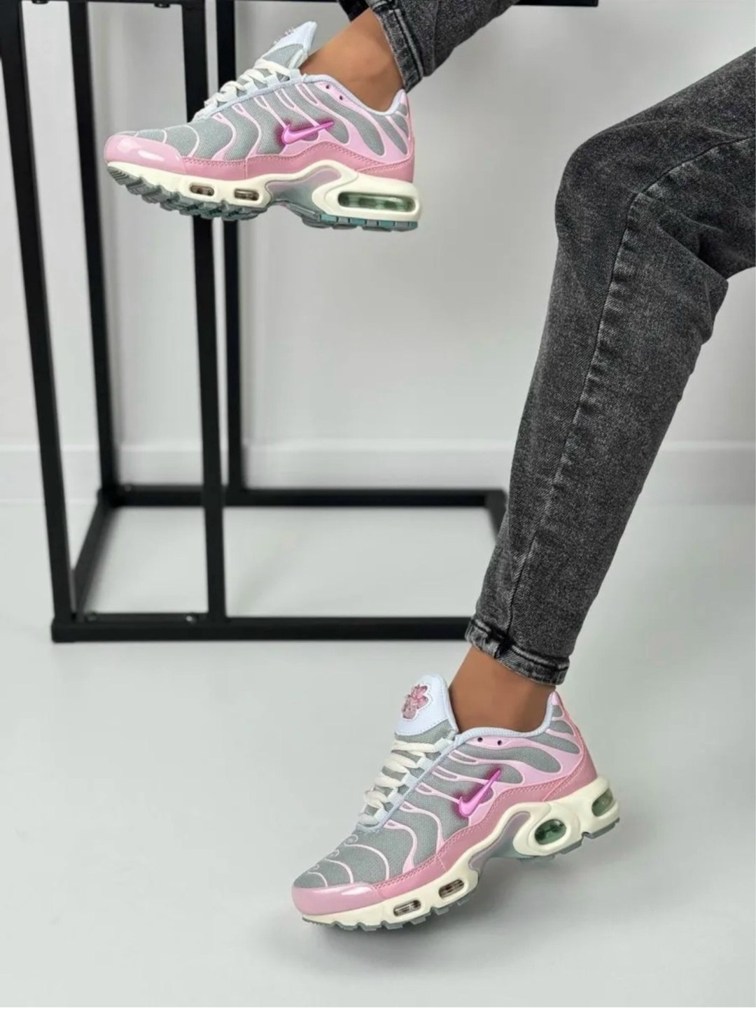 кроссовки nike air max plus,nike air max plus tn,nike air max plus,nike tn plus pink,nike air max tn plus pink