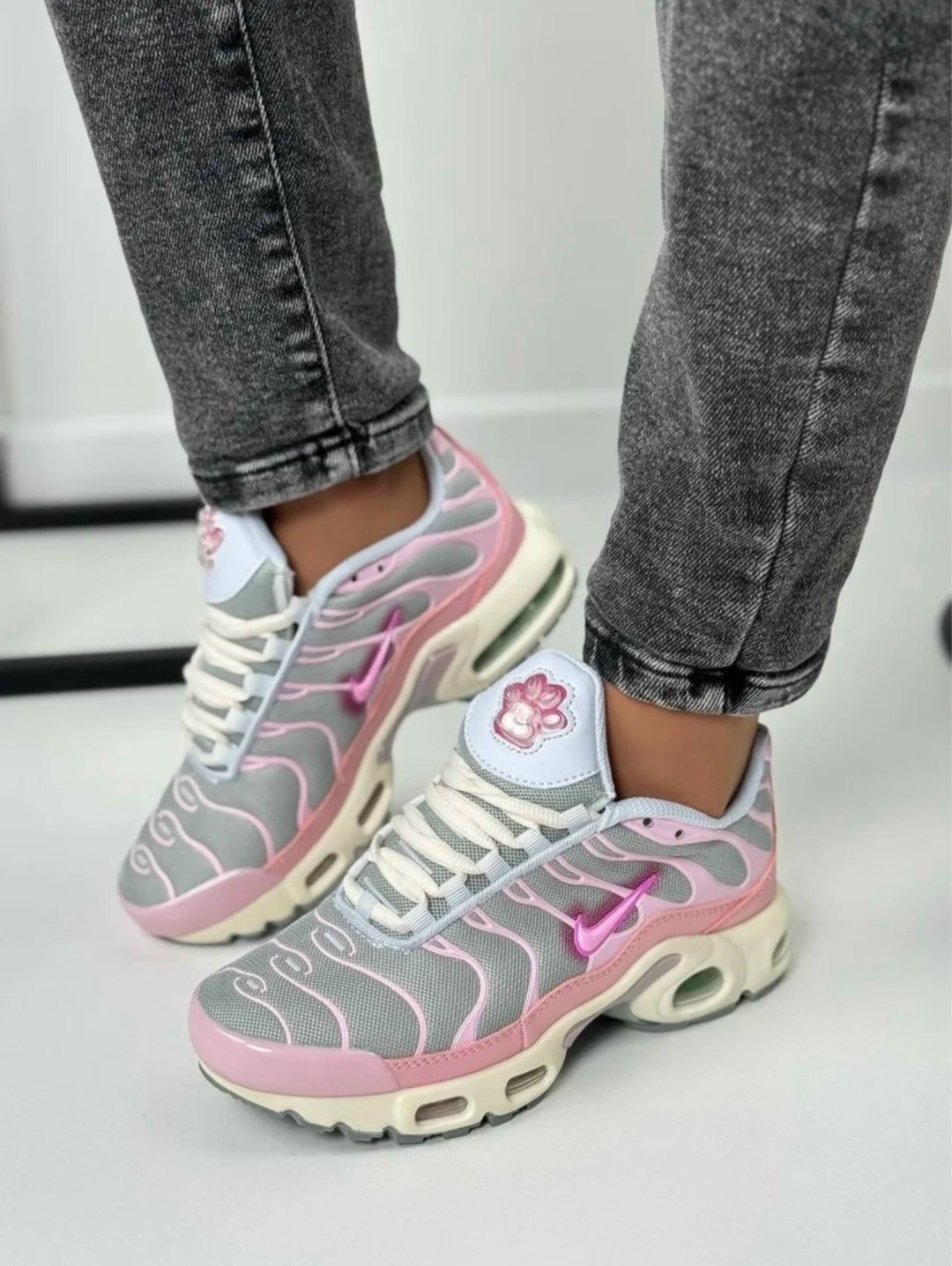 кроссовки nike air max plus,nike air max plus tn,nike air max plus,nike tn plus pink,nike air max tn plus pink