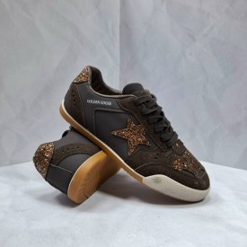 Кроссовки