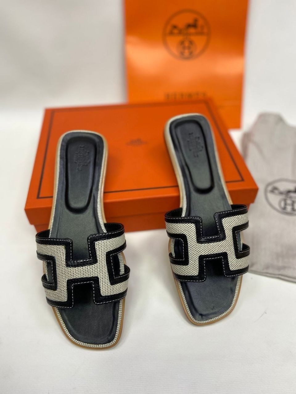 шлепки hermes,шлепки эрмес,hermes шлепанцы,шлепки hermes женские оригинал,тапочки hermes