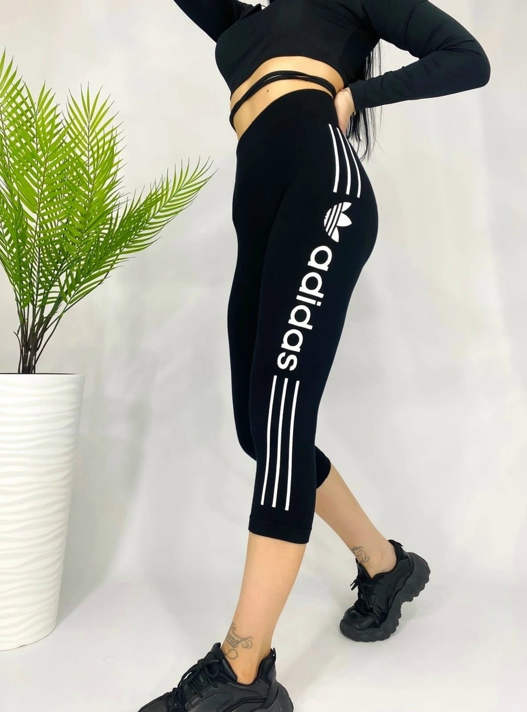 лосины женские,лосины укороченные,женские спортивные бриджи не обтягивающие,женские бриджи,бриджи спортивные