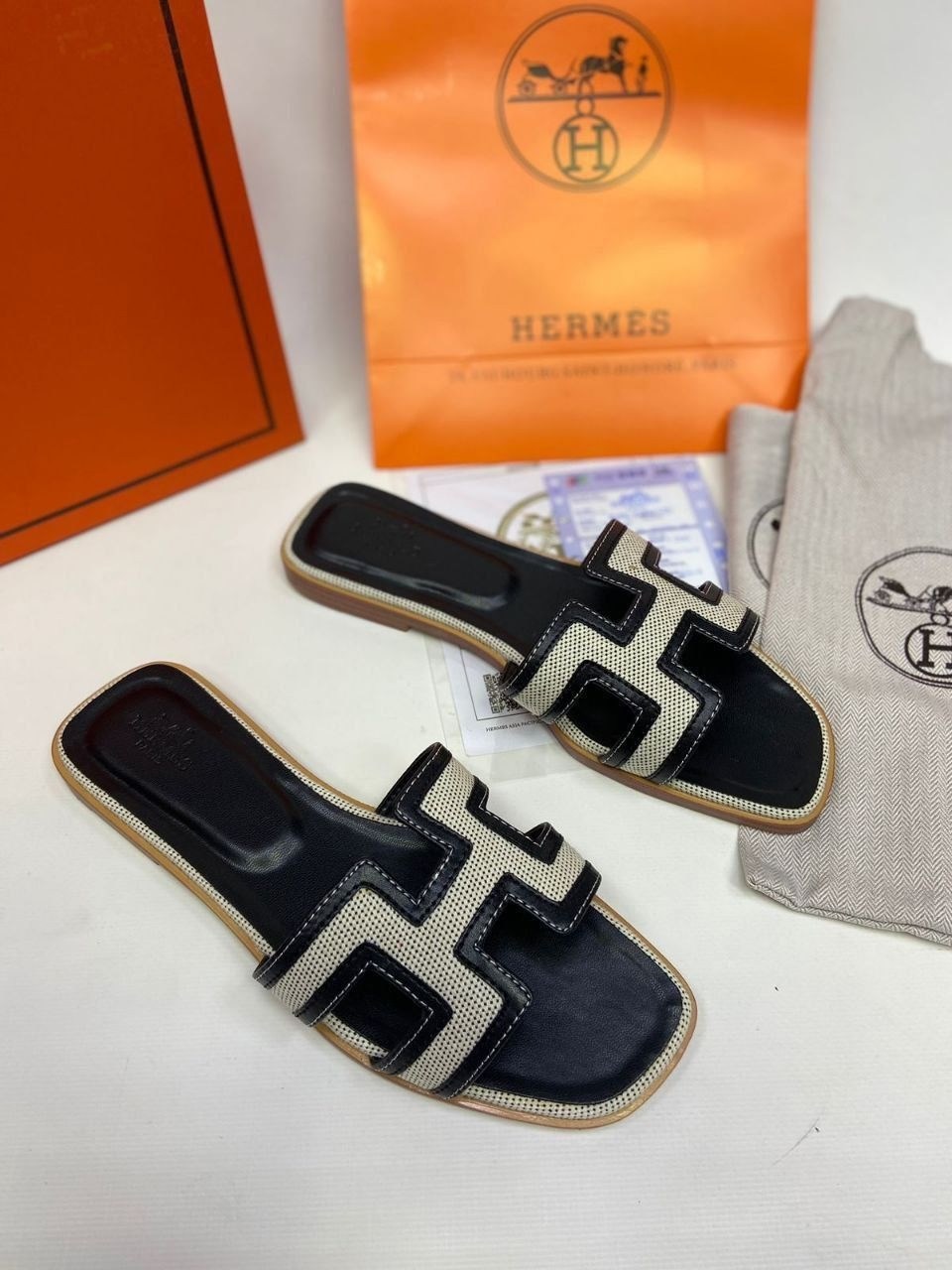 шлепки hermes,шлепки эрмес,hermes шлепанцы,шлепки hermes женские оригинал,тапочки hermes