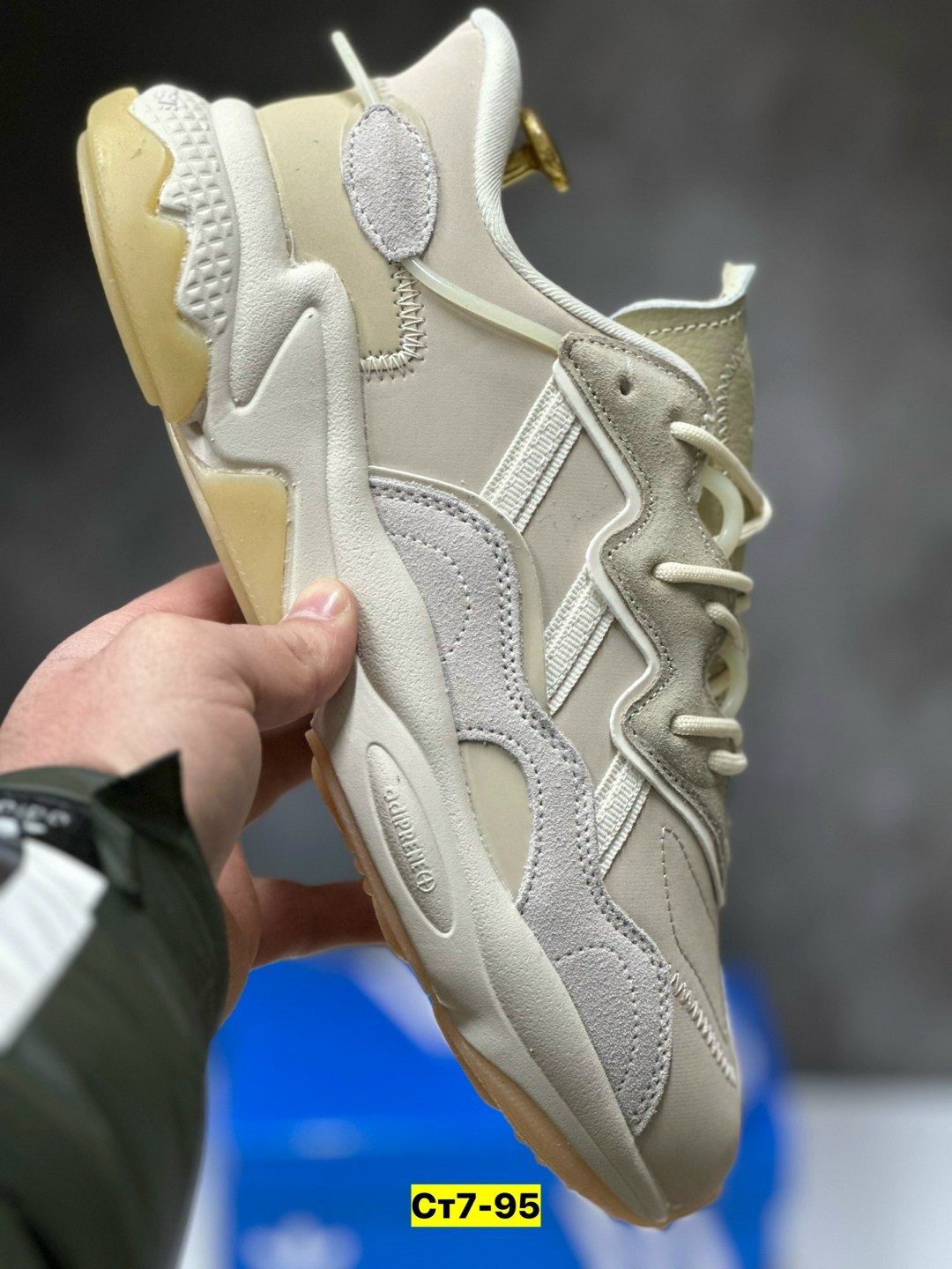 кроссовки adidas ozweego,женские кроссовки adidas ozweego,мужские кроссовки adidas ozweego,кроссовки adidas,бежевые кроссовки adidas originals ozweego
