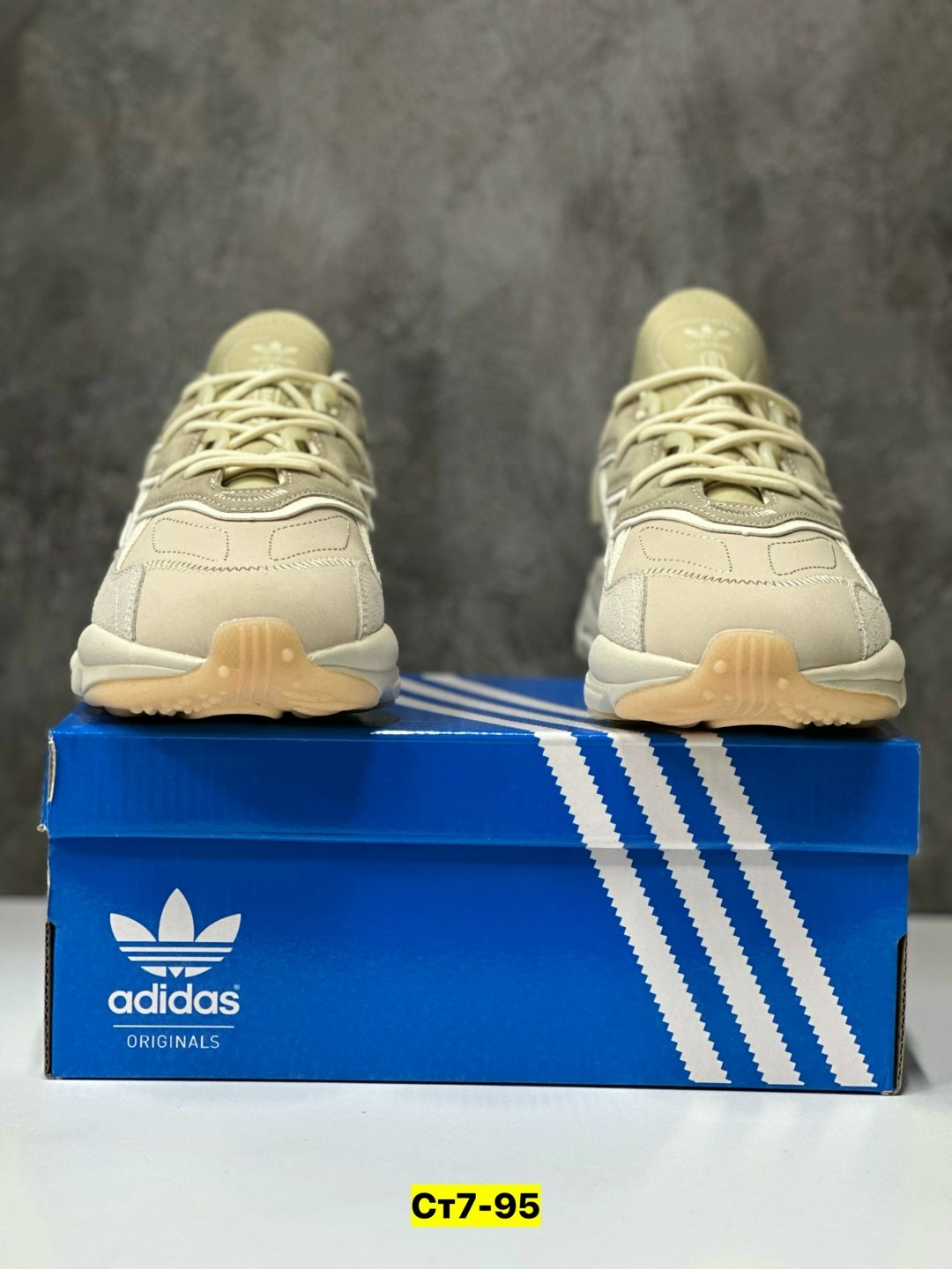 кроссовки adidas ozweego,женские кроссовки adidas ozweego,мужские кроссовки adidas ozweego,кроссовки adidas,бежевые кроссовки adidas originals ozweego