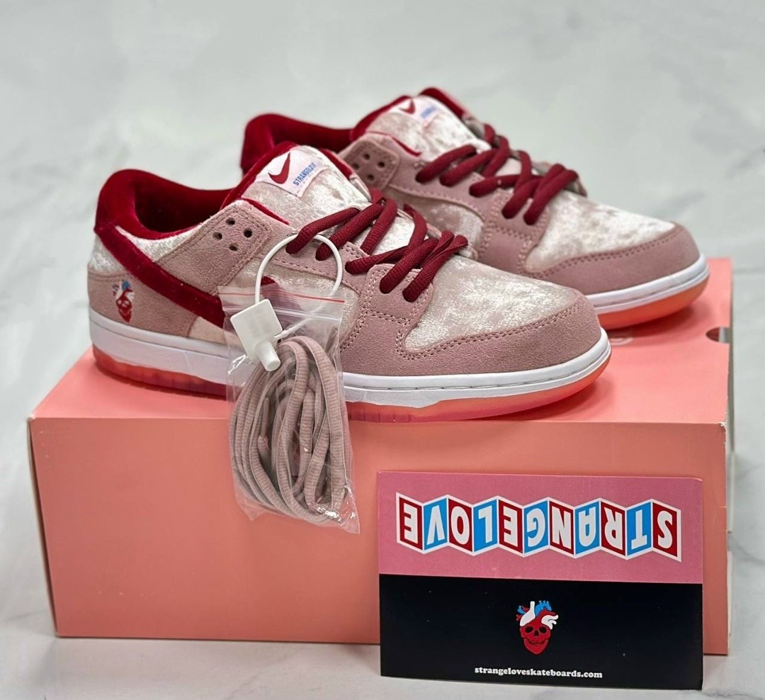 nike sb dunk low strangelove,nike sb dunk low,кроссовки nike sb dunk low,кроссовки nike sb dunk low strangelove,nike sb dunk
