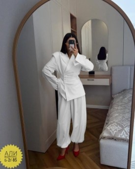 Костюм