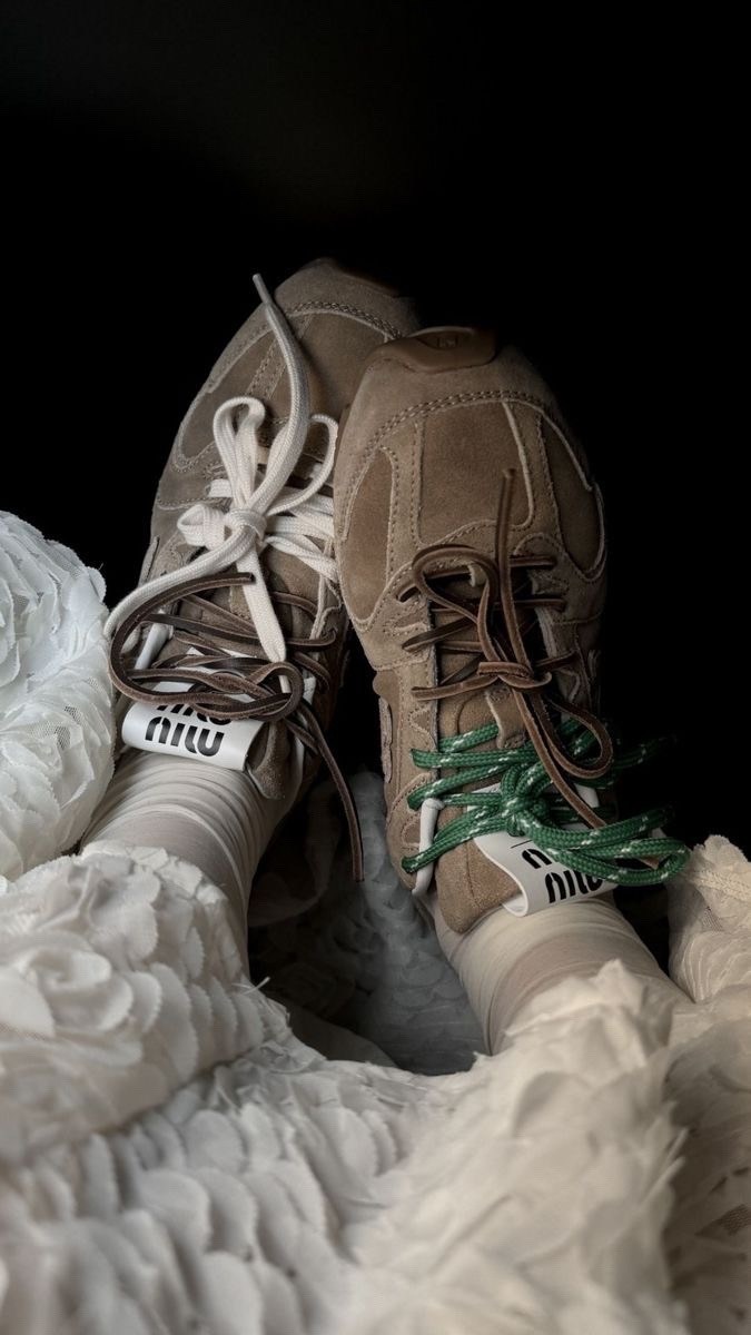 ,кроссовки miu miu,модные кроссовки,new balance miu miu кроссовки,женские кроссовки