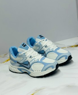Кроссовки