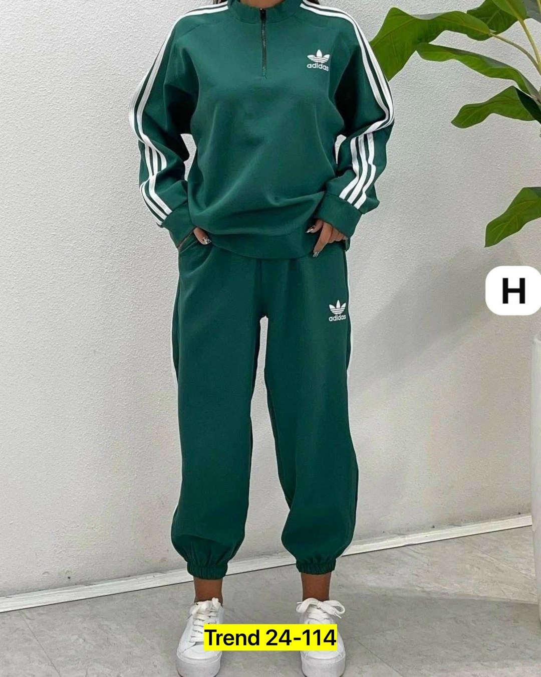 спортивный костюм женский adidas,женские спортивные костюмы,женские костюмы,спортивные костюмы двойка,костюм адидас женский