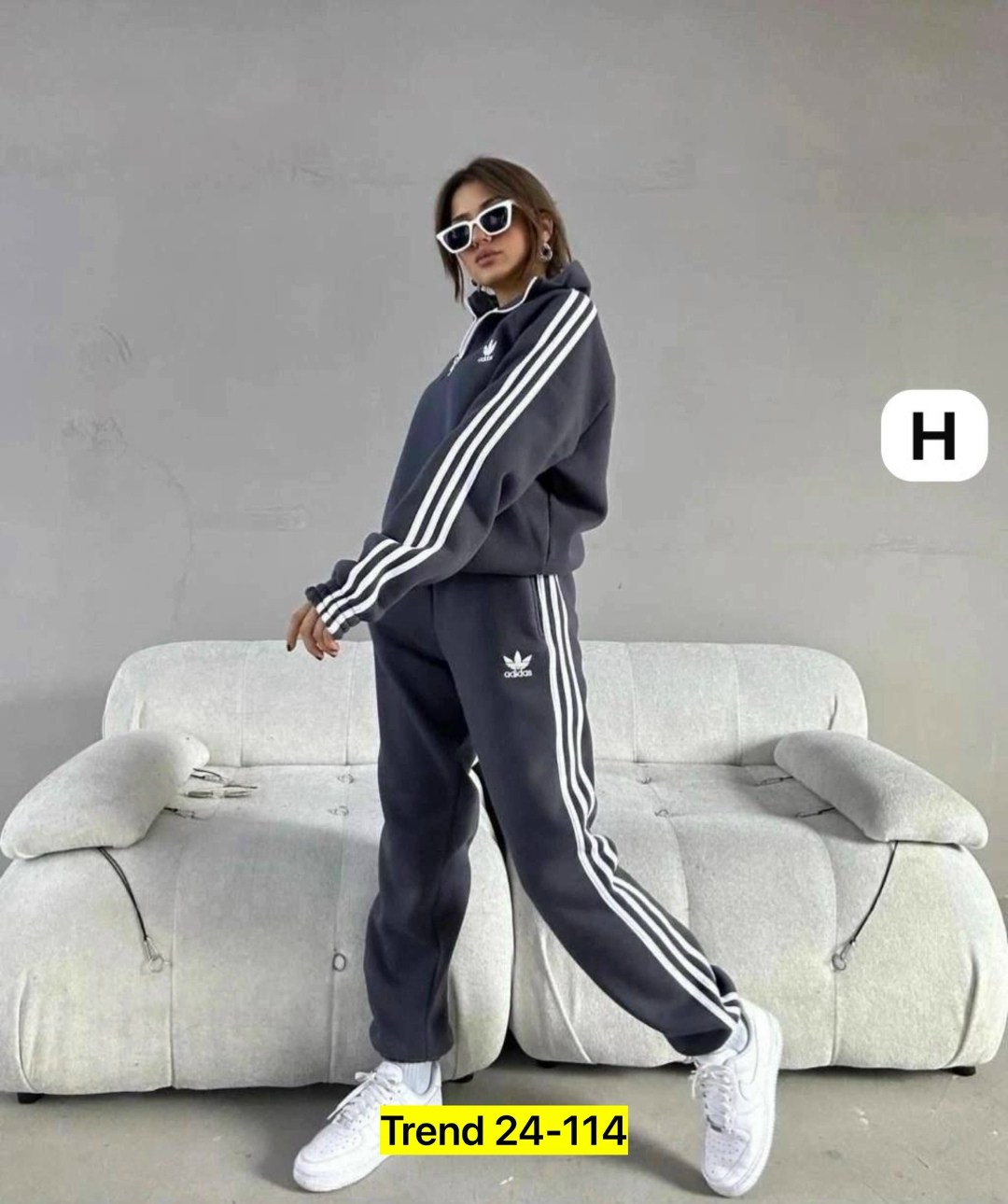 спортивный костюм женский adidas,женские спортивные костюмы,женские костюмы,спортивные костюмы двойка,костюм адидас женский