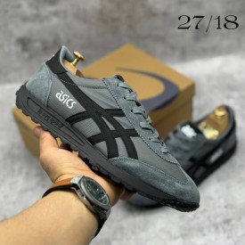 Кроссовки