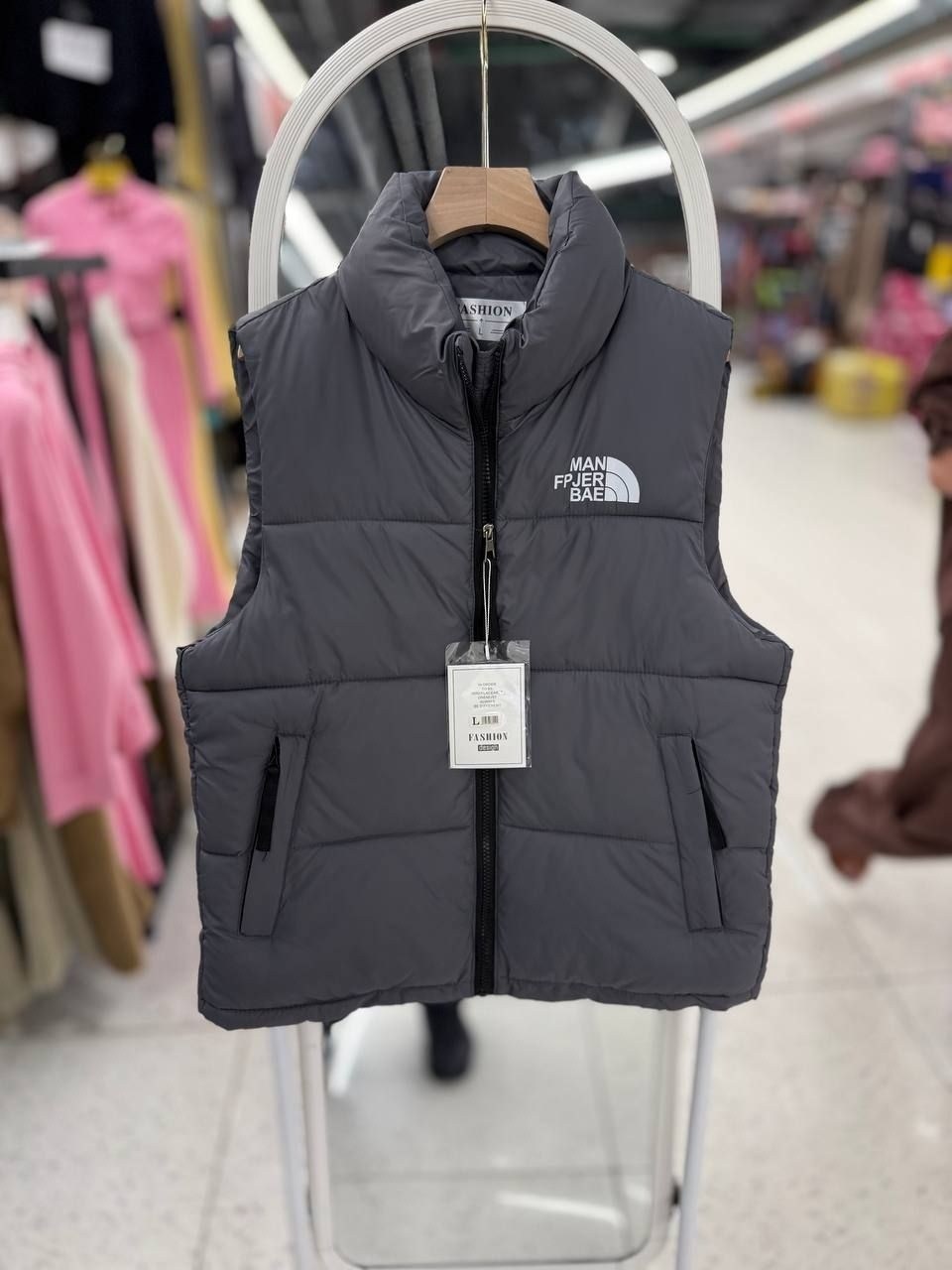 жилетка прада мужская,жилет,жилетка tnf,куртки ,жилетка прада