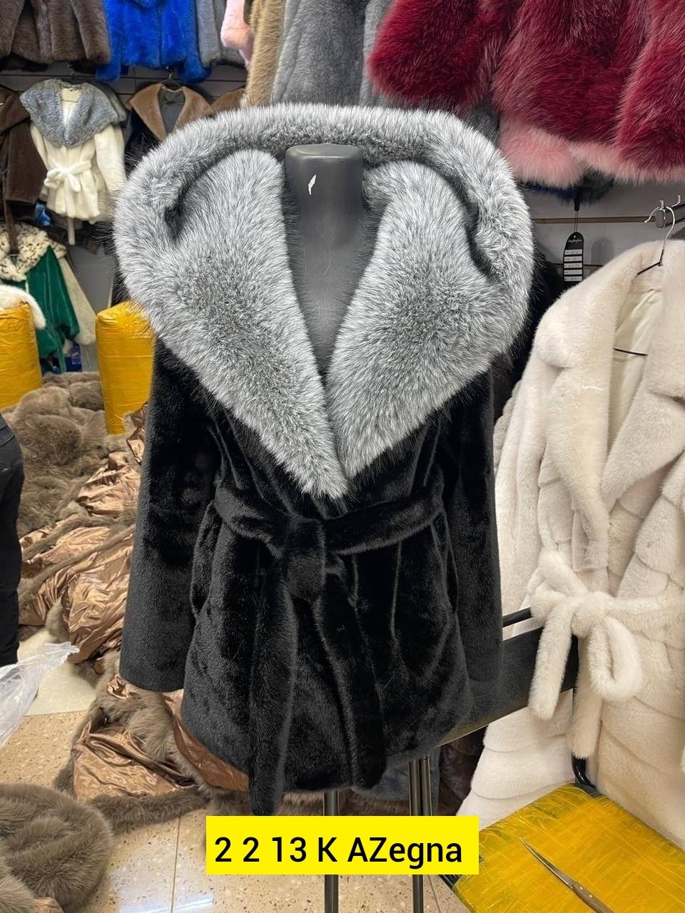 шуба из мутона,женская шуба,мутоновая шуба,шуба из мутона с капюшоном, отделка блюфрост,меховая фабрика