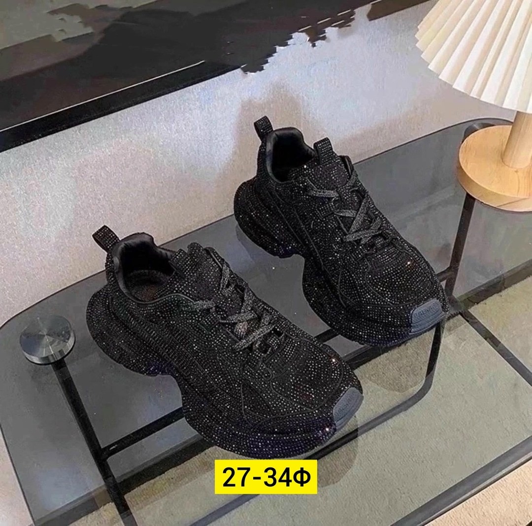 женские кроссовки,,блестящие кроссовки,модные женские кроссовки,adidas yeezy boost 350 v 2