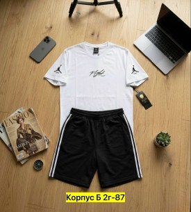 Костюм